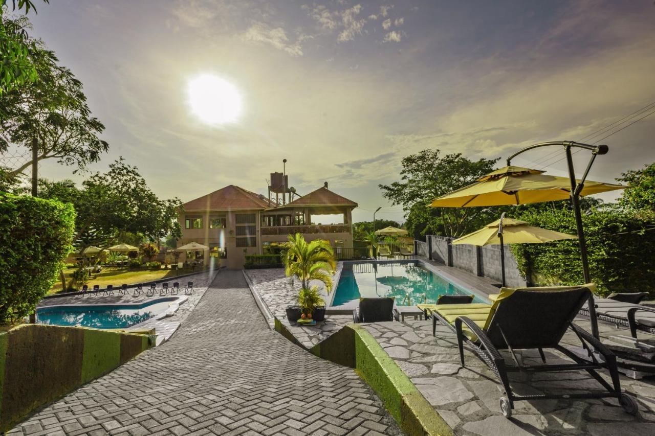 Santa Maria Hotel 엔테베 외부 사진