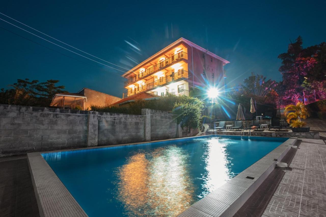 Santa Maria Hotel 엔테베 외부 사진