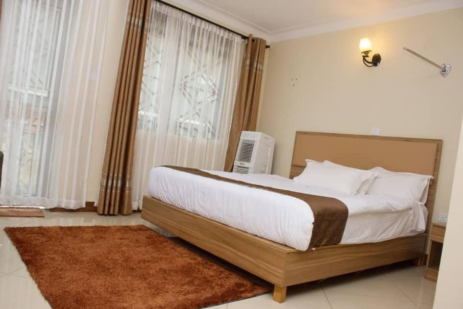 Santa Maria Hotel 엔테베 외부 사진